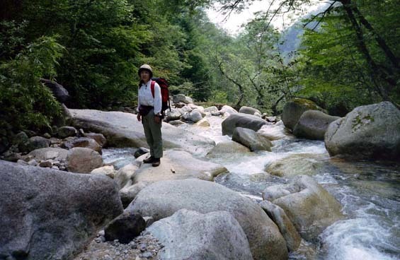 ne.51-c H3_9_1~4 上高地〜蝶ヶ岳〜常念岳〜一の沢〜豊科 コニカBIGミニ (24)ps_sd.jpg